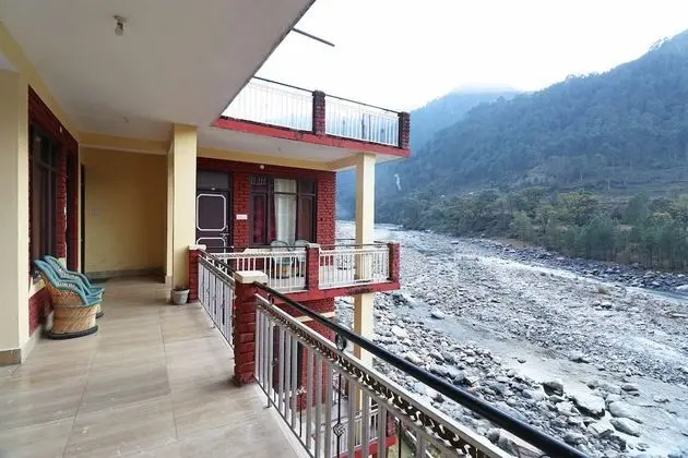 OYO 23275 Shiv Ganga View