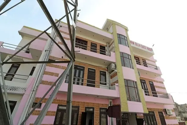 OYO 23302 New Delhi Guest House