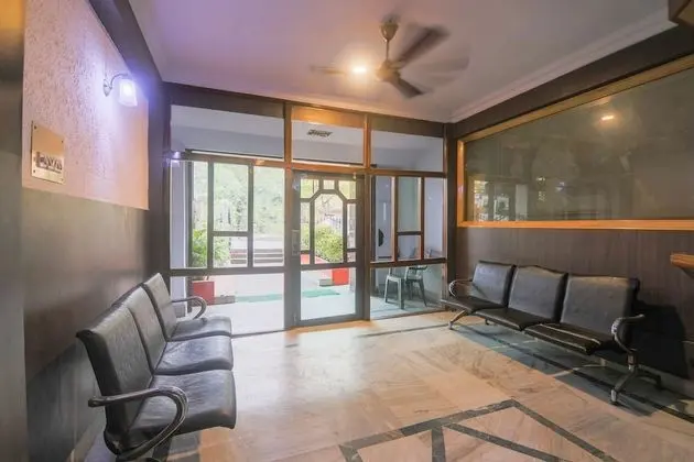 OYO 23304 Hotel Shiva - Lobi