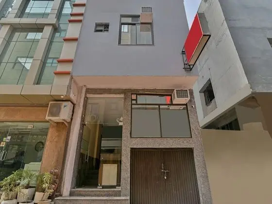 OYO 23424 HOTEL CLINK