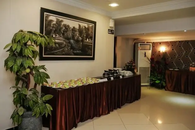 OYO 238 Hotel Grand Darussalam Syariah - Yerinde Yemek