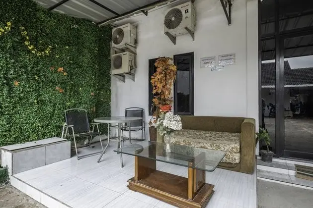 OYO 2391 Baladewa Residence Syariah - Lobi