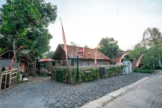 OYO 2393 Omahe Nawung
