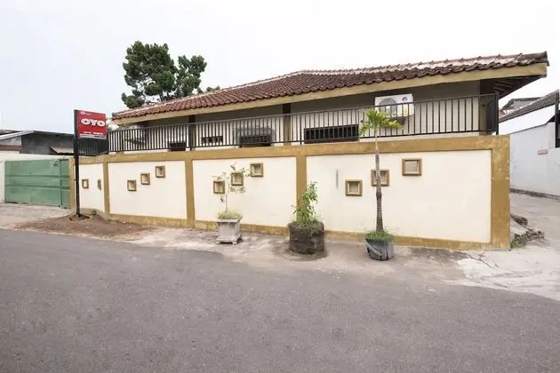 OYO 2394 Hotel Brosta
