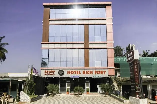 OYO 23994 Rich Fort