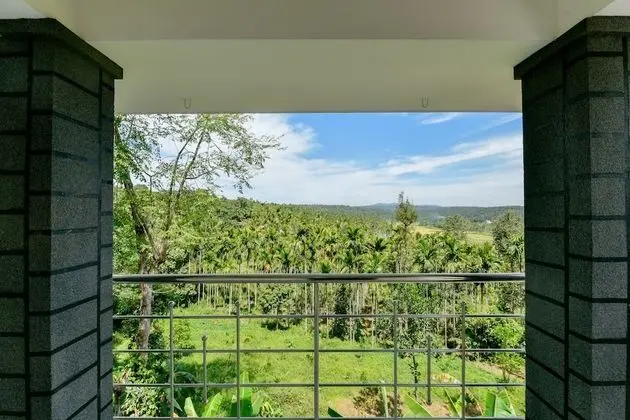 OYO 24016 Home Valley View 2BHK Sulthan Bathery