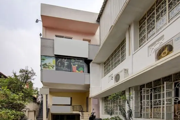 OYO 24044 Appledoor Service Apartment - Dış Mekan