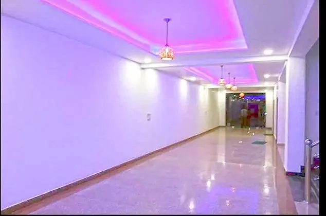 OYO 24081 Hotel Lata Palace & Resort - İç Mekan