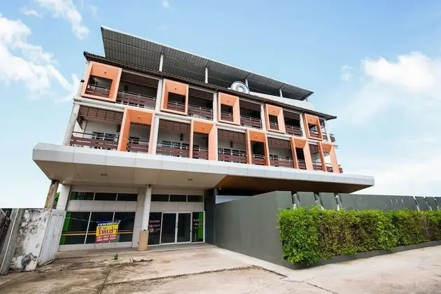 OYO 241 Ratana Hotel Sakdidet - Dış Mekan