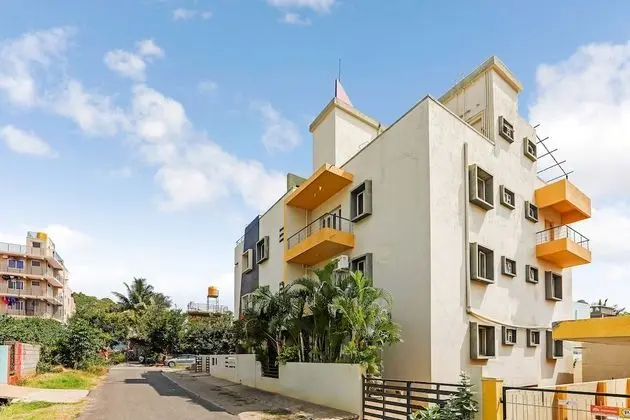 OYO 24195 Jasmine Suites - Dış Mekan