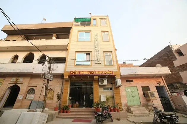 OYO 24220 HOTEL JAI AMBAY INTERNATIONAL - Dış Mekan