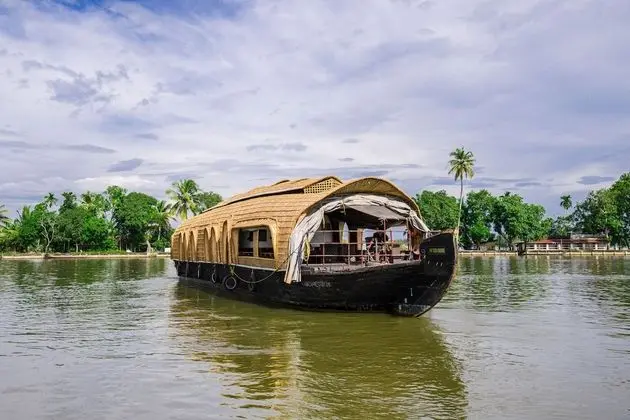 OYO 24271 Houseboat My Trip 2bhk