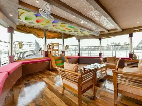OYO 24290 Houseboat Anugraha Deluxe - İç Mekan