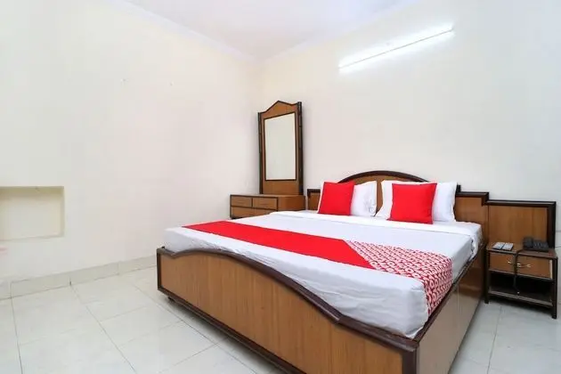 OYO 24326 Ab Hotel
