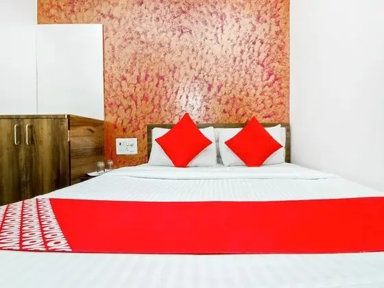 OYO 24416 The United Hotel - Oda