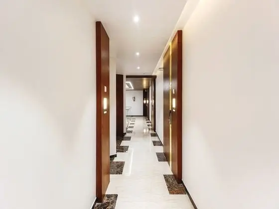 OYO 24583 Sesha Grand - İç Mekan