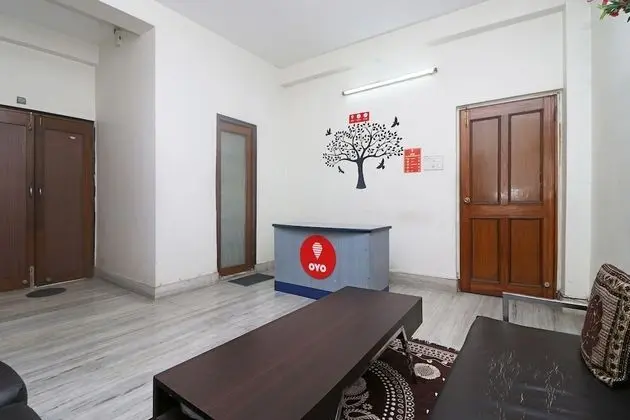 OYO 24591 Mishra Residency Newtown - Lobi