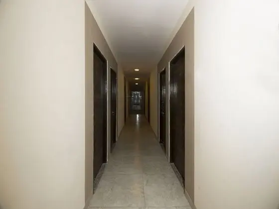OYO 24621 The Star Hotel - İç Mekan