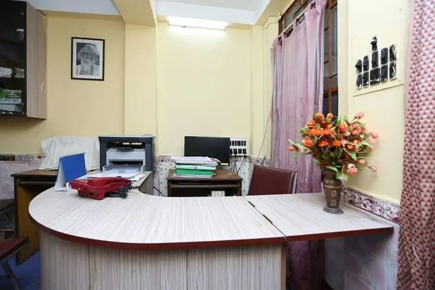 OYO 24727 Rater Tara Diner Rabi Guest House - Lobi