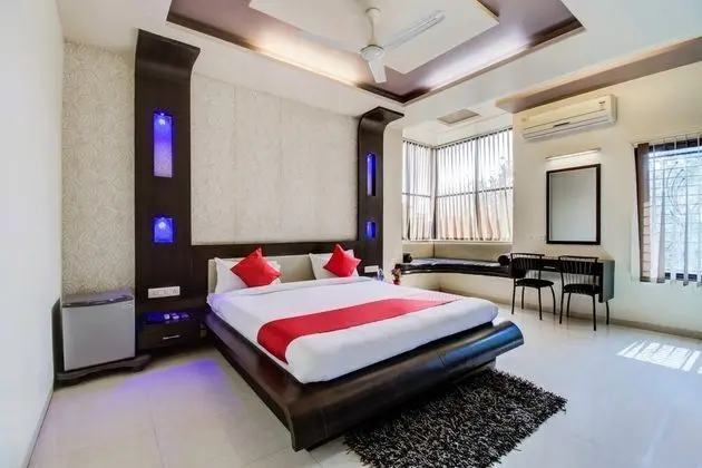 OYO 24838 Hotel Neelam