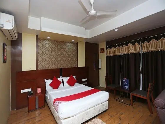 OYO 24855 Ambassador Hotel