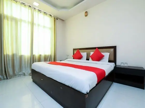 OYO 24901 Achi House