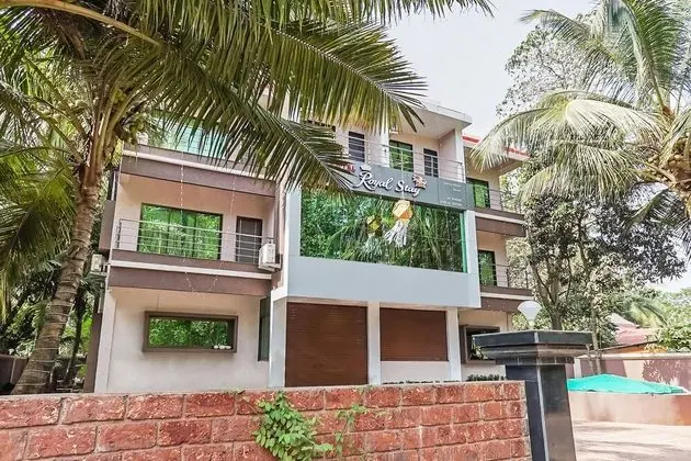 OYO 24932 Hotel Royal Stay