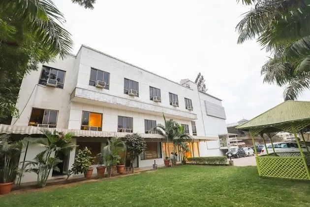 OYO 2494 Hotel Shree Plaza