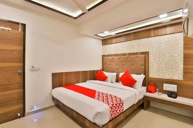 OYO 24950 Hotel Shree Balaji Residency - Oda