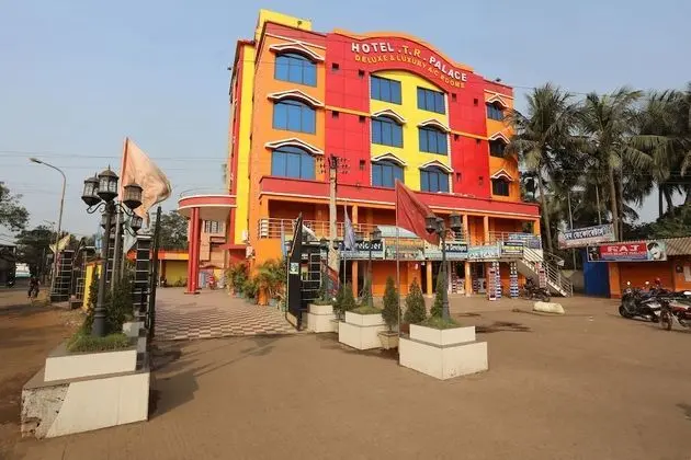 OYO 25006 Hotel Tr Palace
