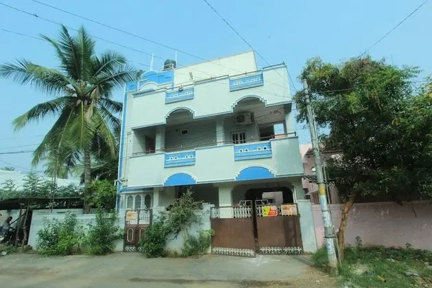 OYO 25080 Vivekam Home Stay