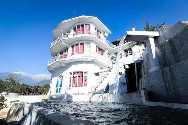 OYO 25107 Aqua Waterfall Hotel