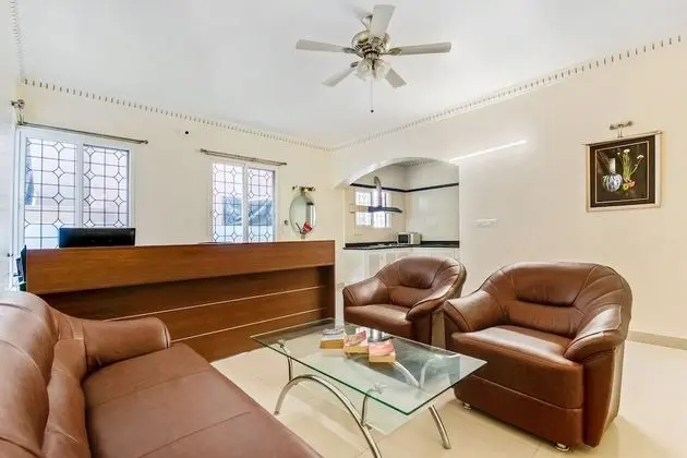 OYO 2561 Hotel Resida Service Apartments - Yerinde Yemek