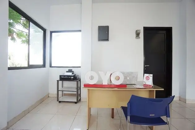 OYO 2566 Putri Kesia Rooms - Lobi