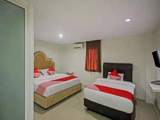 OYO 2574 Z Suites Hotel
