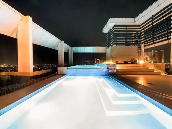 OYO 263 Vinia Residences - Havuz