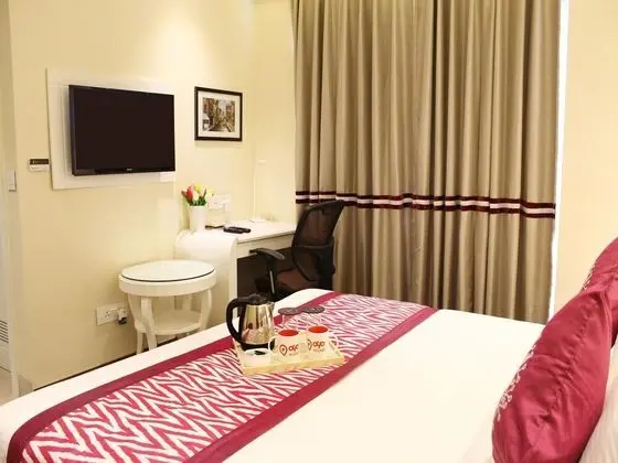 OYO 2637 Hotel Picasso Prive - Oda