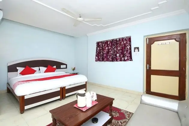 OYO 26453 Raja