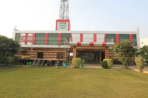 OYO 26823 Hotel Krishna Greens