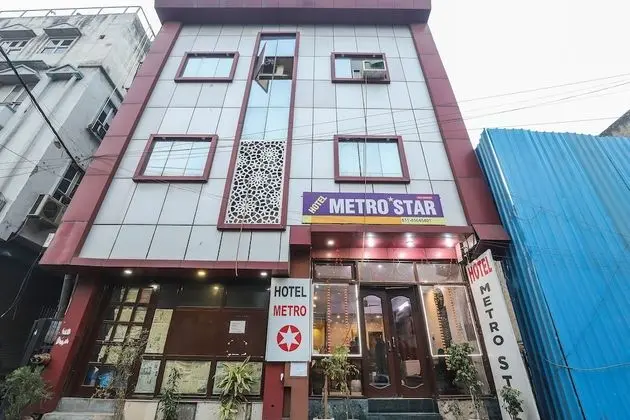OYO 26873 Hotel Metro Star