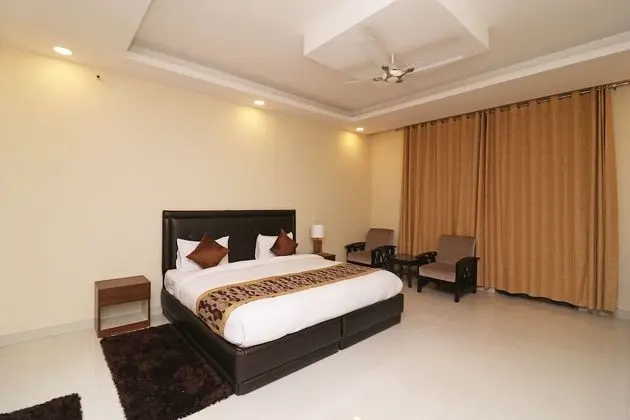 OYO 26911 Kcg Hotels