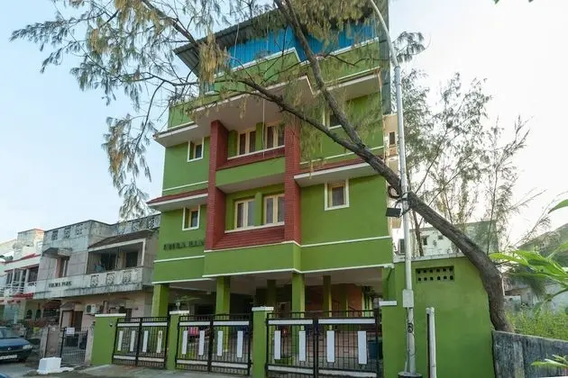 OYO 26936 Adhithya Inn - Dış Mekan