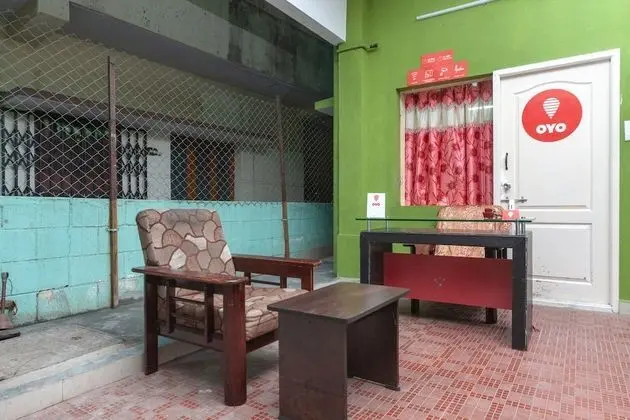 OYO 26936 Adhithya Inn - Lobi