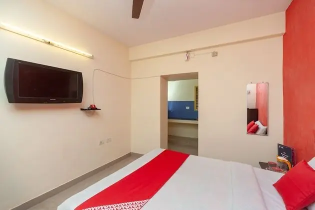 OYO 26936 Adhithya Inn - Oda