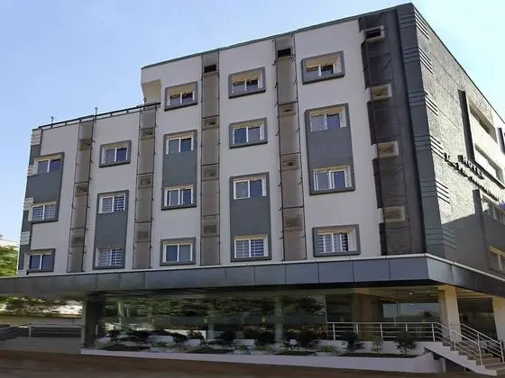 OYO 26941 Hotel Palm International - Dış Mekan