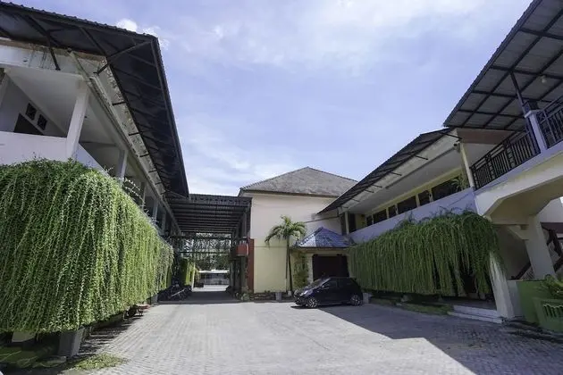OYO 2715 Hotel Madinah Syariah