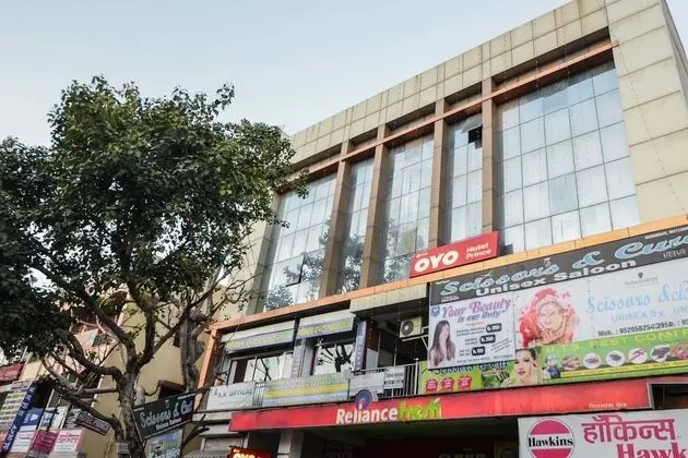 OYO 2722 Hotel Prince