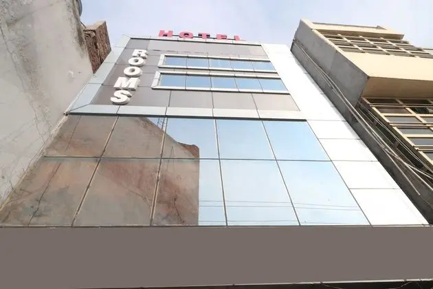 OYO 27614 Hotel Oscar Inn