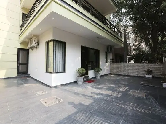 OYO 27674 Dhairya Residency