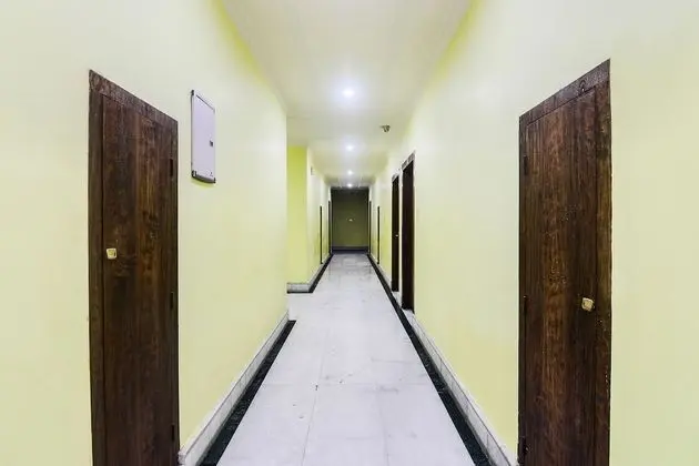OYO 27675 Hotel Am Palace - Lobi